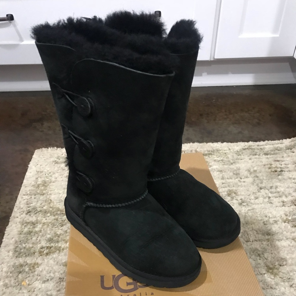 Girls Uggs size 3